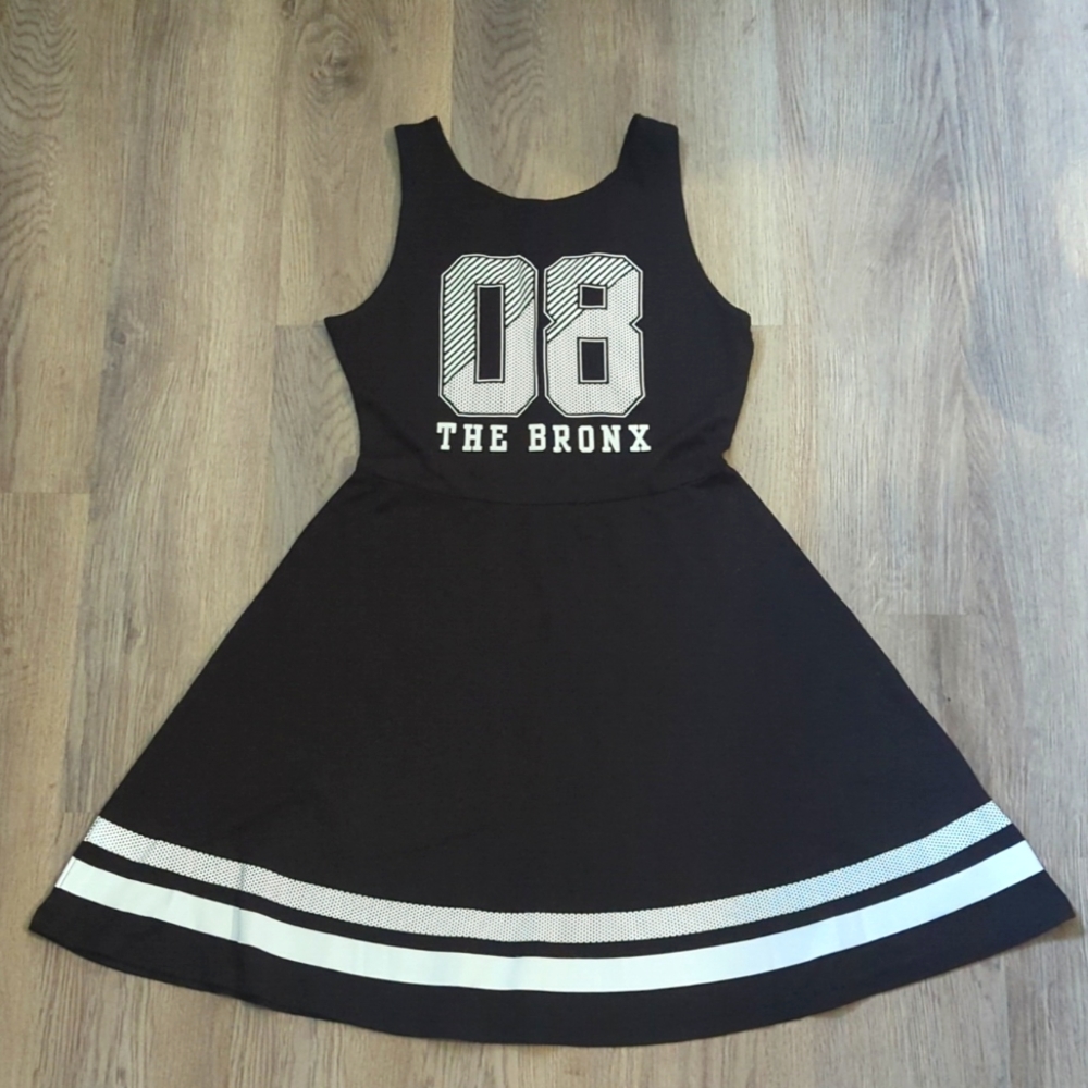 ⭐3/$10⭐H&M Skater Dress